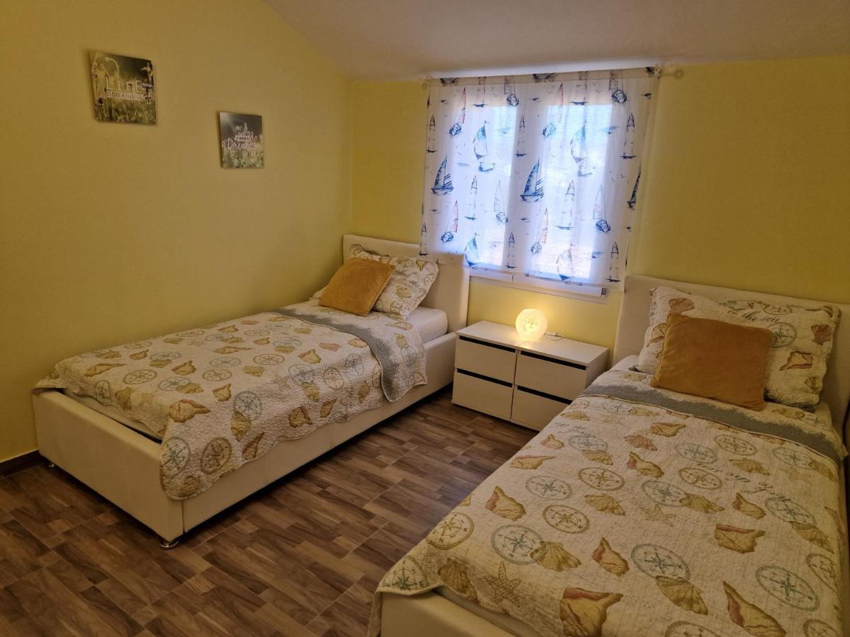 Apartments Marija Vir Luaran gambar