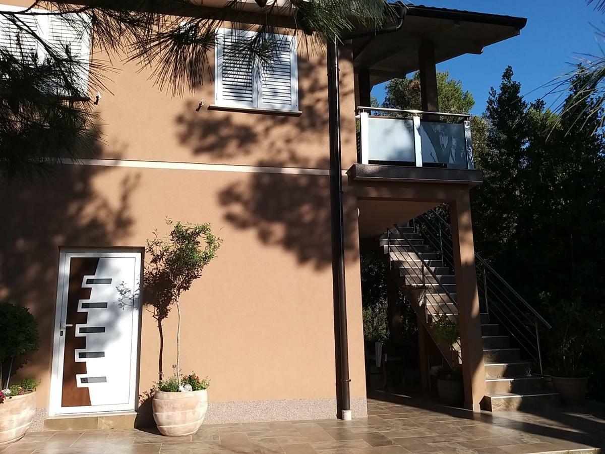 Apartments Marija Vir Luaran gambar
